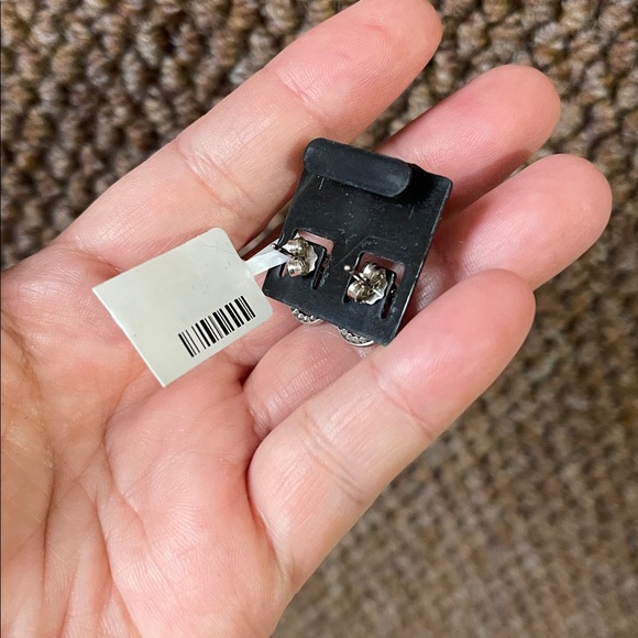 NWT Elegant Natural Ruby Gemstone Oval Shape Stud Earrings in 925 Silver - Picture 5 of 8